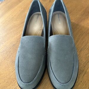 Easy Spirit Gray Loafers, size 7.5